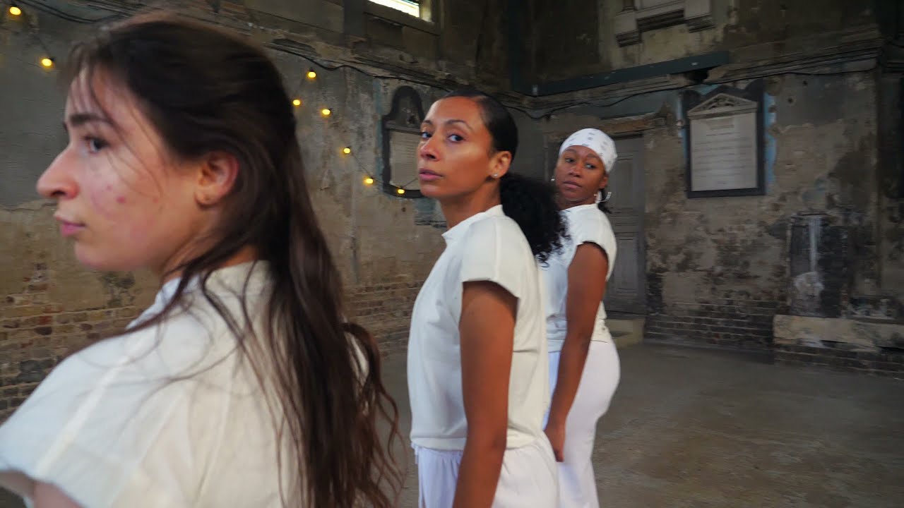 Kloé Dean Choreography to Light's In Your Hands by Sault