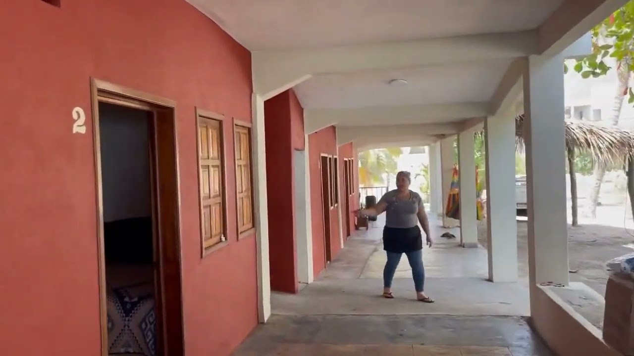 DE NAUFRAGOS ANDAMOS EN LA PLAYA DE SAN JUAN DE ALIMA MICHOACÁN