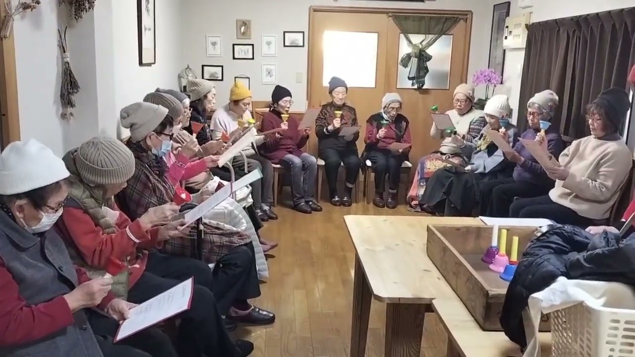 「ジングルベル」まるやの女子会ハンドベル練習風景