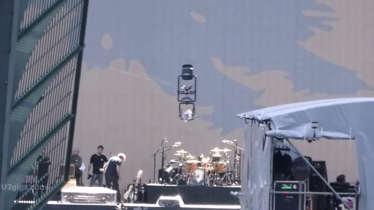 U2 The Edge soundcheck (Streets, Pride, Bad, SBS), Mexico City 2017-10-02 - U2gigs.com