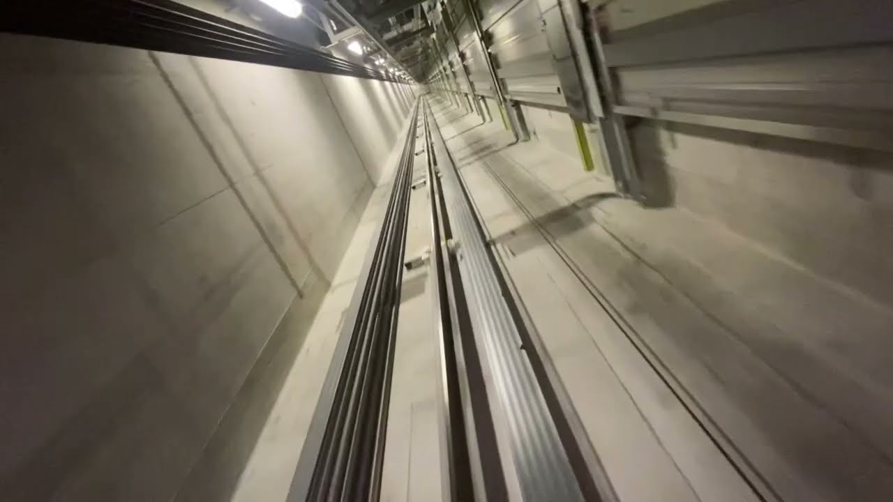 Fast Mitsubishi Lift Surfing