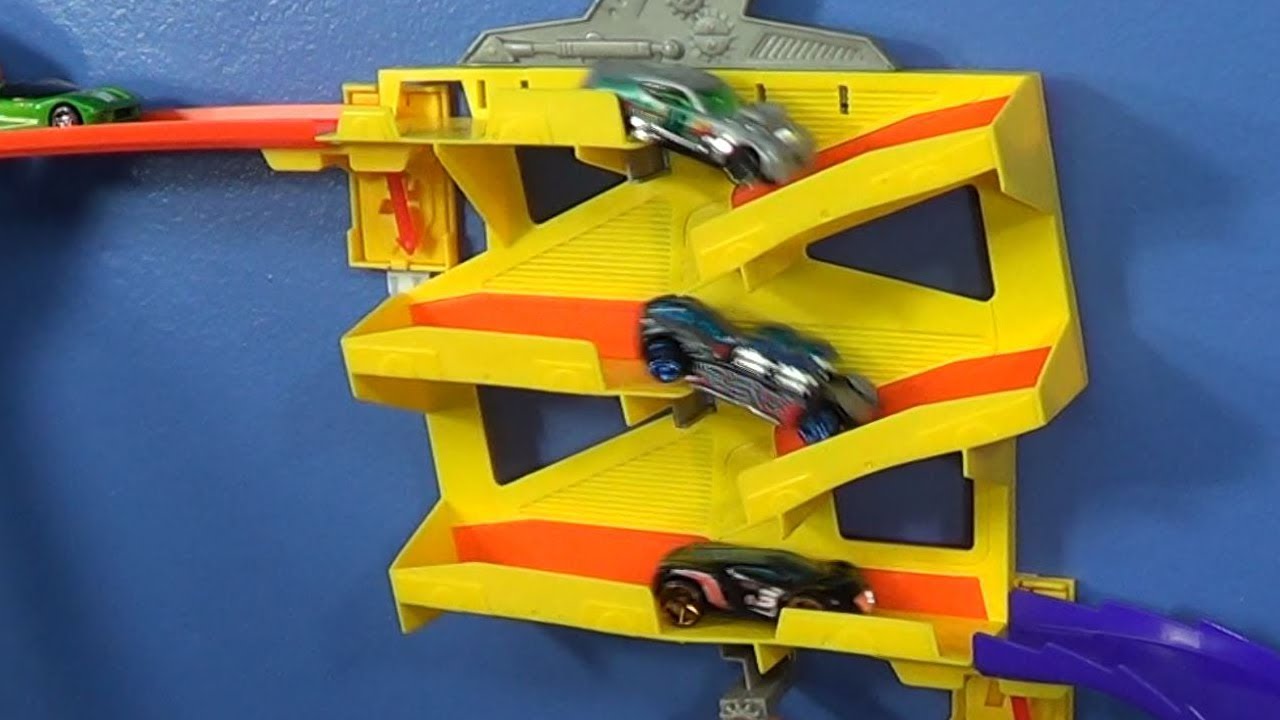 Switchback Slider For The Hot Wheels Wall Tracks Track System