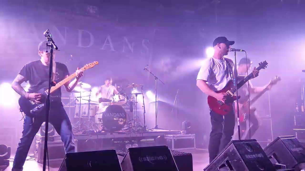 Vandans - Chasing Paradise live @ Szene in Vienna, Austria | 11.04.2025