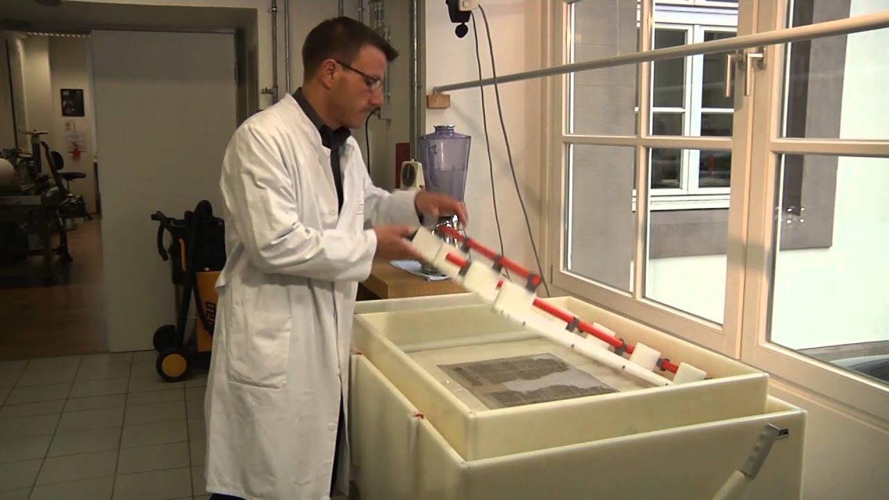 Bücher im Wasserbad - Die Restaurierungswerkstatt der SUB