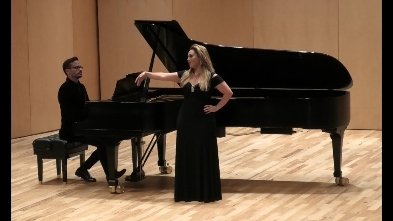 Franz Lehar Operetta Aria: Meine Lippen Sie Küssen so Heiß - Olivia Hancinsky-Charette