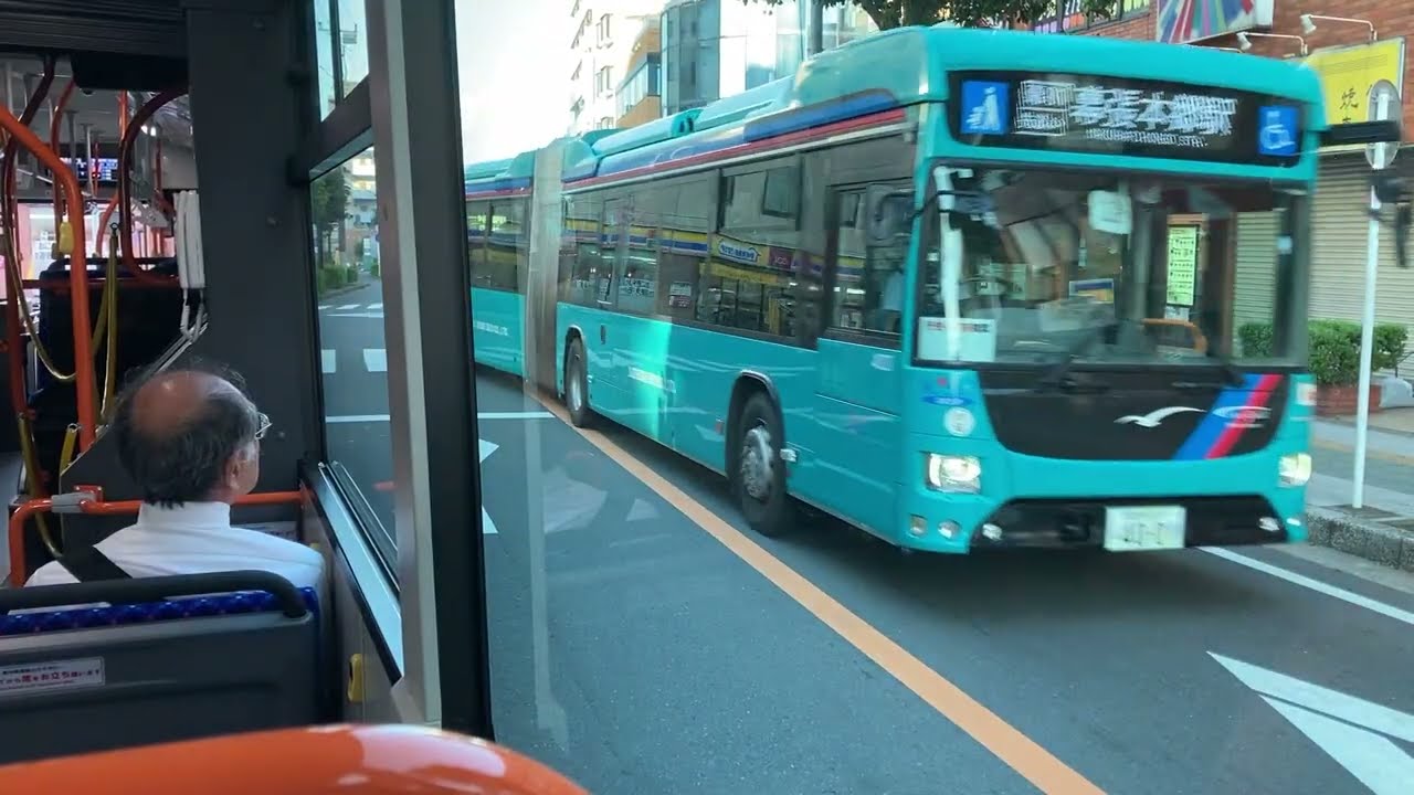 １本だけある？「かもめカラーの連節バス」…幕張本郷駅→海浜幕張駅（右側車窓）