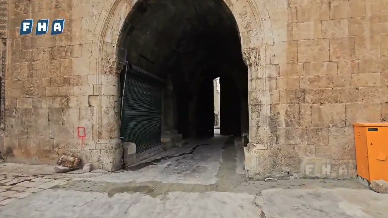 خان الوزير في حلب الذي يعود تاريخ بنائه إلى عام 1683م خلال الفترة العثمانية على يد والي حلب