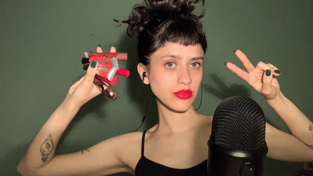 asmr 💄💋 probándome labiales + besitos y otros mouth sounds (haul?)