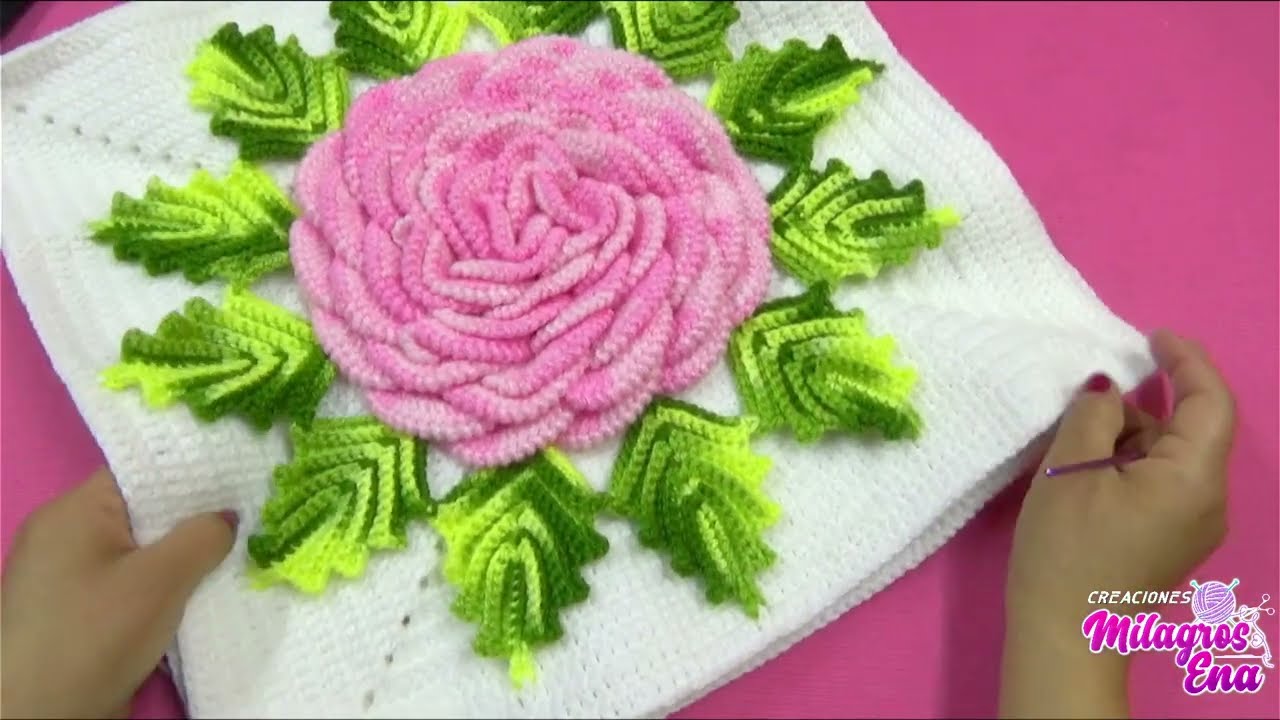 Funda N° 5 tejida con flor rosa gigante y hojas a crochet para cojines y almohadas paso a paso .