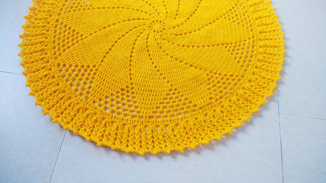 Очень простой и красивый коврик для стола, связанный крючком (урок на хинди)