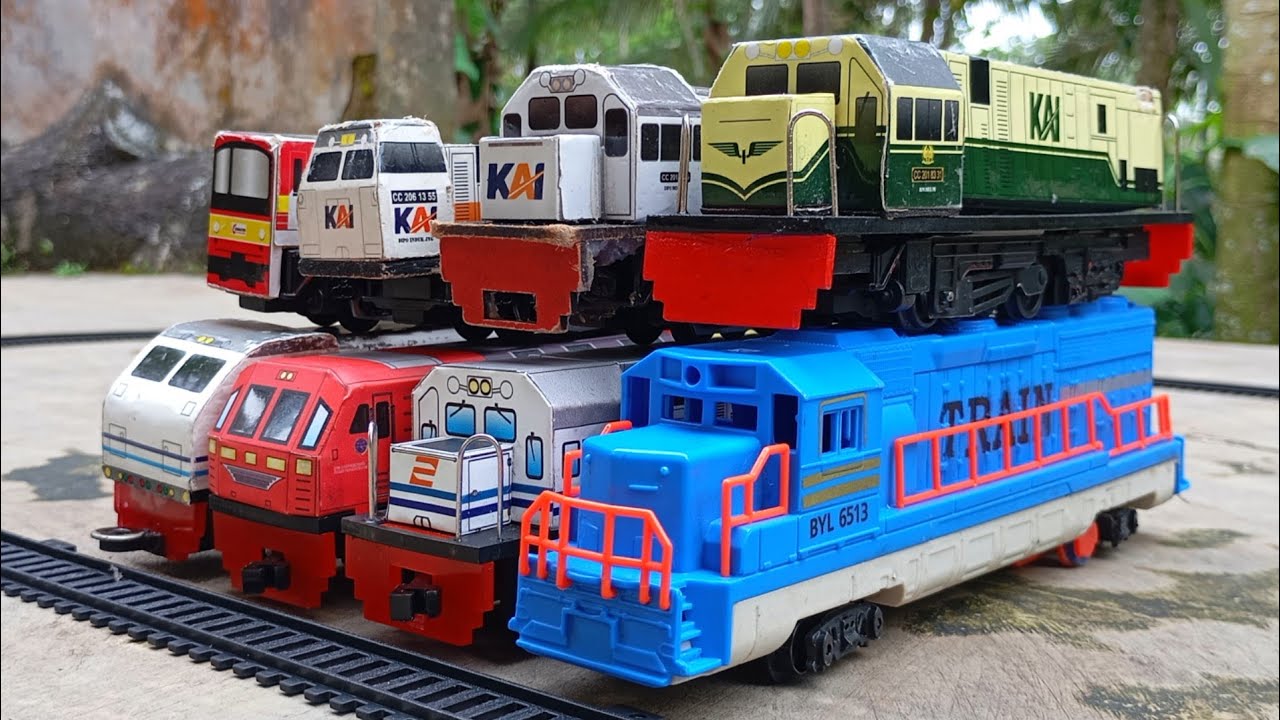 Menemukan mainan kereta api kai cc201,kereta api krl,kereta api vintage, kereta api wnb,