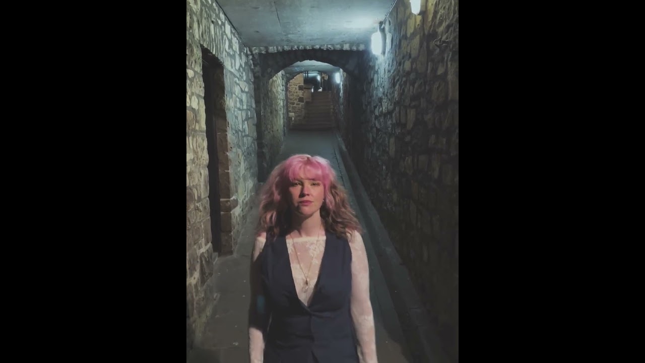 Pixie Moonshine- Thistles (single version visualiser)