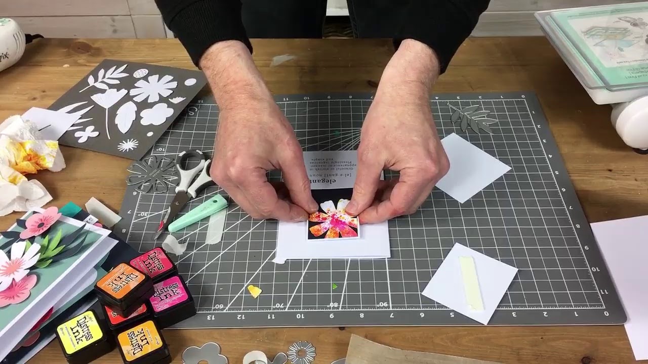 Make Elegant Free Style Florals Cards with Pete - Sizzix