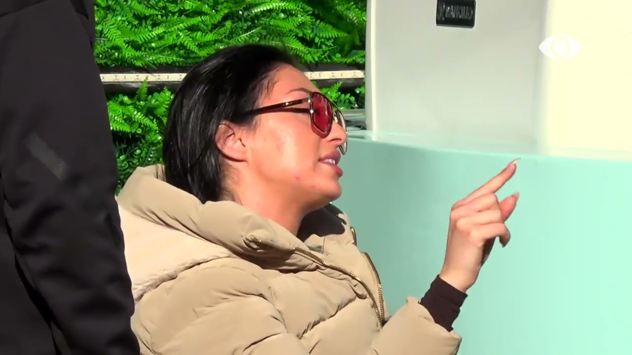 "Je shumë e paqëndrueshme"/ Lorna debaton me Stelinën