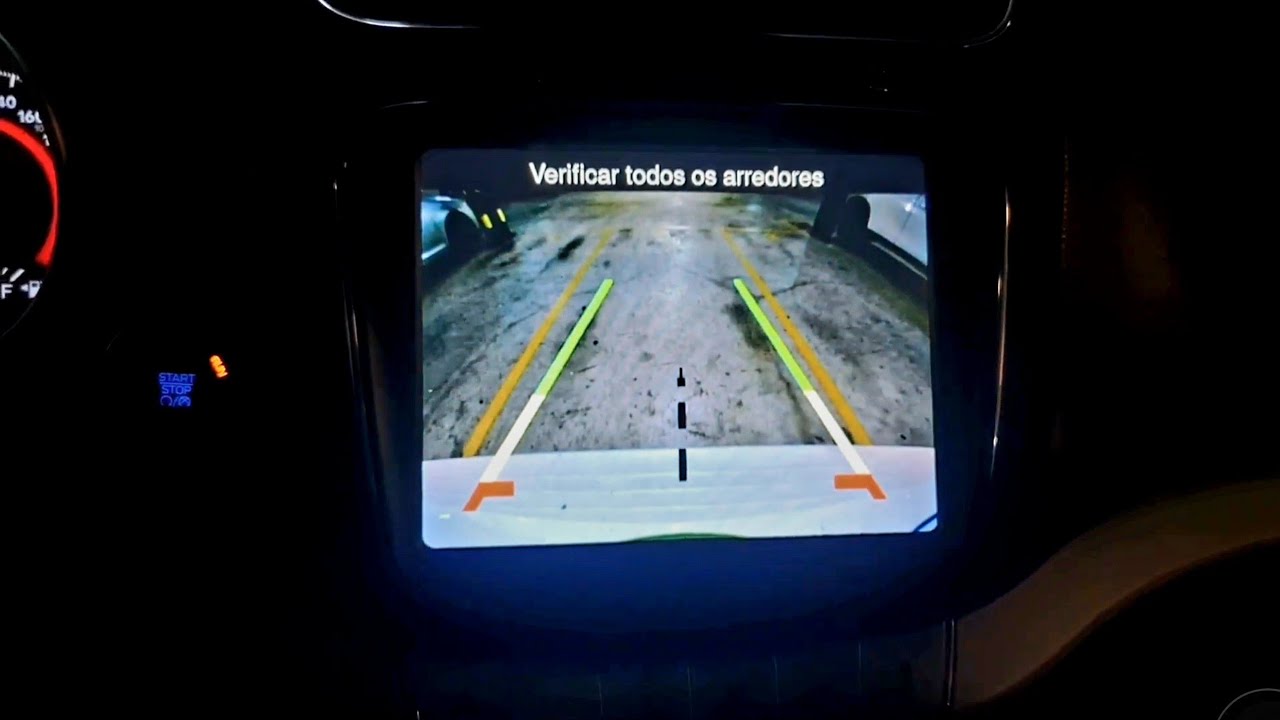 Trocar a Câmera de Ré preta, embaçada ou de cabeça para baixo na Dodge Journey e Fiat Freemont