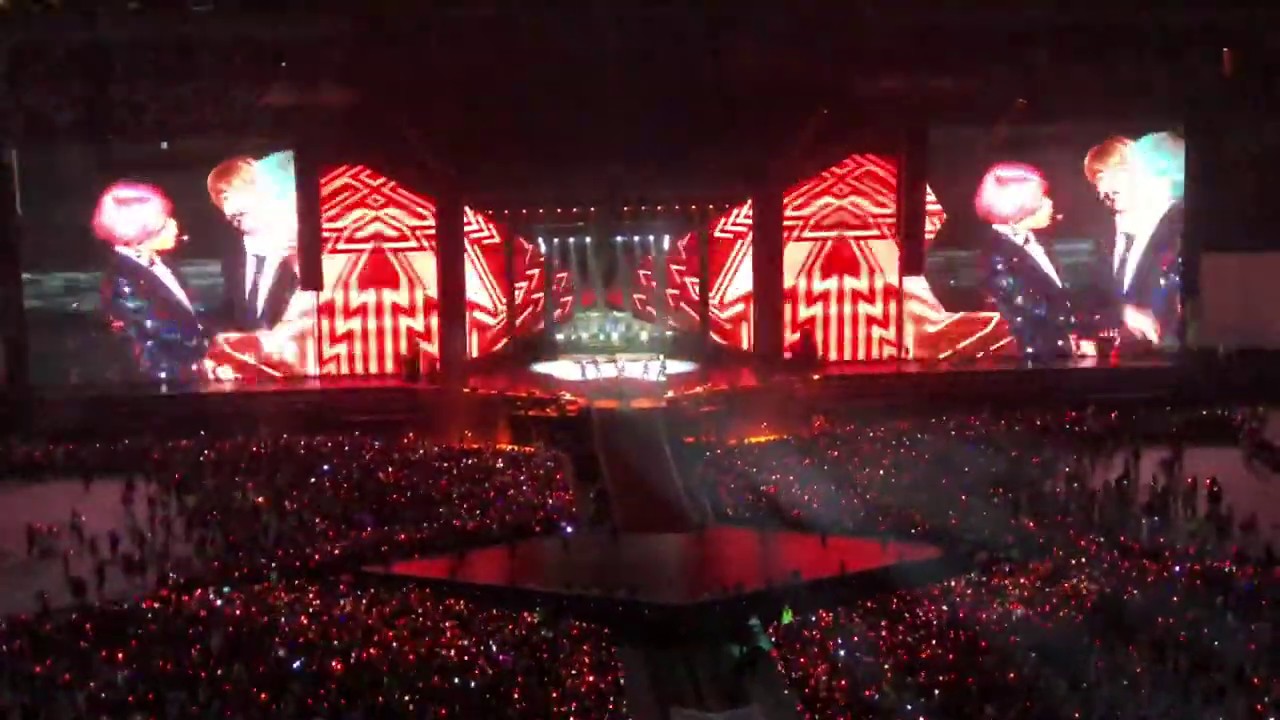 BTS Love Yourself World Tour Singapore ~ Idol