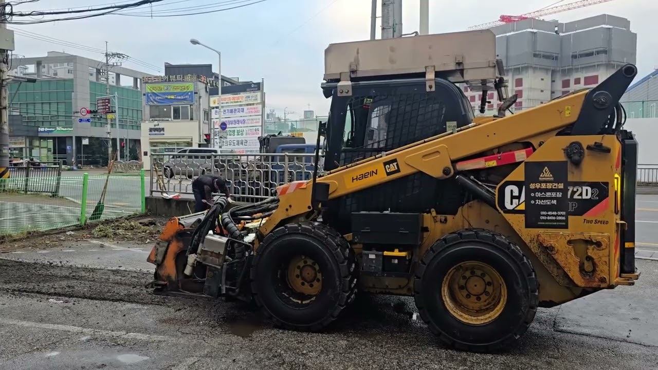[의정부 아스콘포장] 겨울철 마트 주차장 배수 문제, 덧씌우기 대신 절삭이 정답이었던 이유
