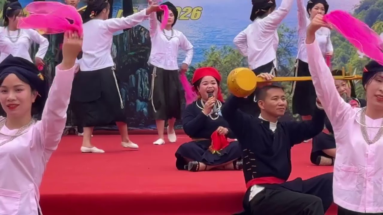 Màn múa tập thể tại lễ hội xo may Mường lai #laonong 