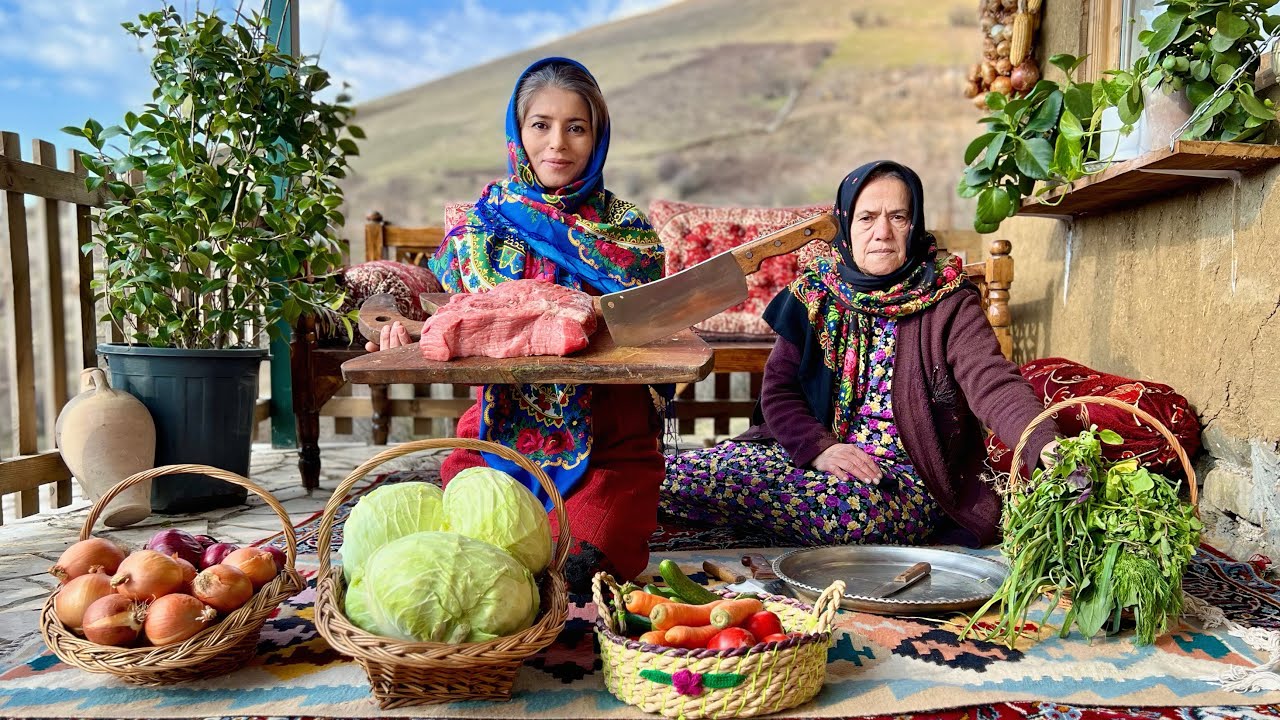 Turning Meat into Mince with an Cleaver: Cooking Cabbage Rice & Meatballs in the Village