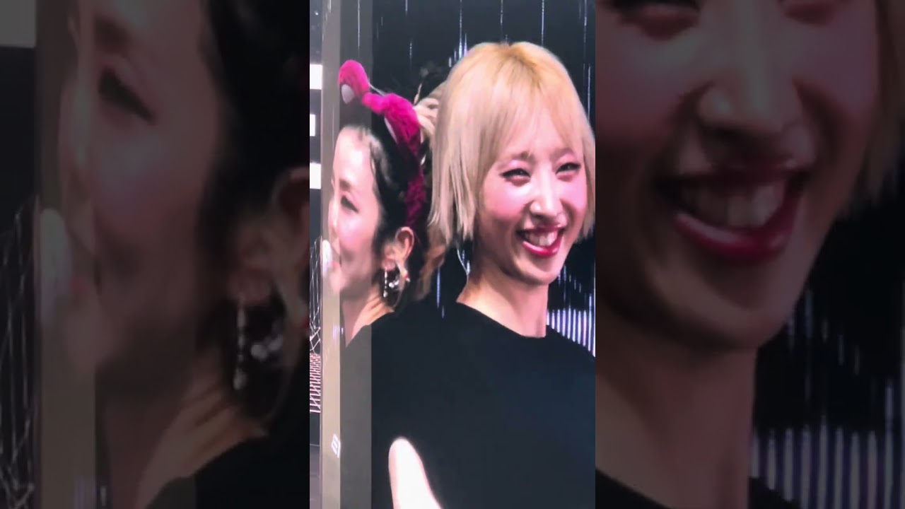 Dara is always hungry 😂😂 Dara and Minzy dances to Pantropiko - 2NE1 Come back Concert -Manila Day 1