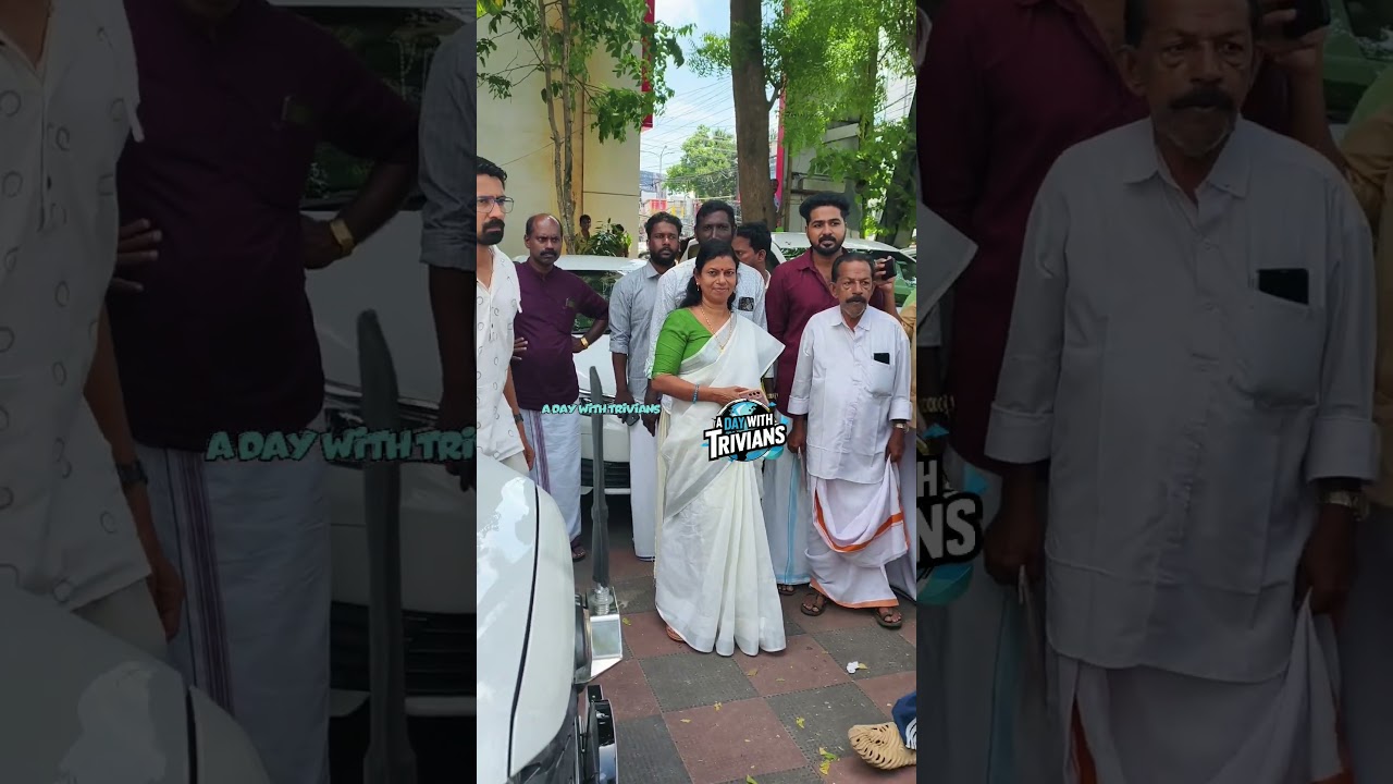 കെപിസിസി വിശാല നേതൃയോഗത്തിൽ എത്തിയ മന്ത്രി ബിന്ദു കൃഷ്ണ