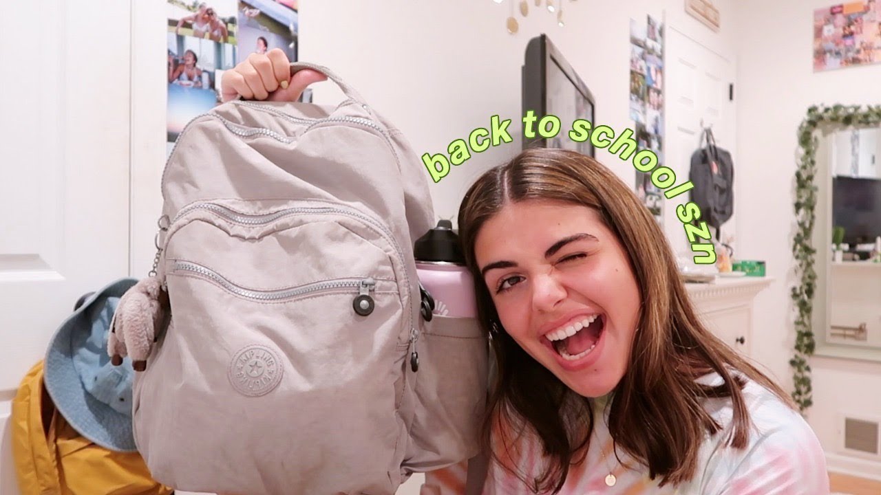what's in my backpack for school ! (senior year)