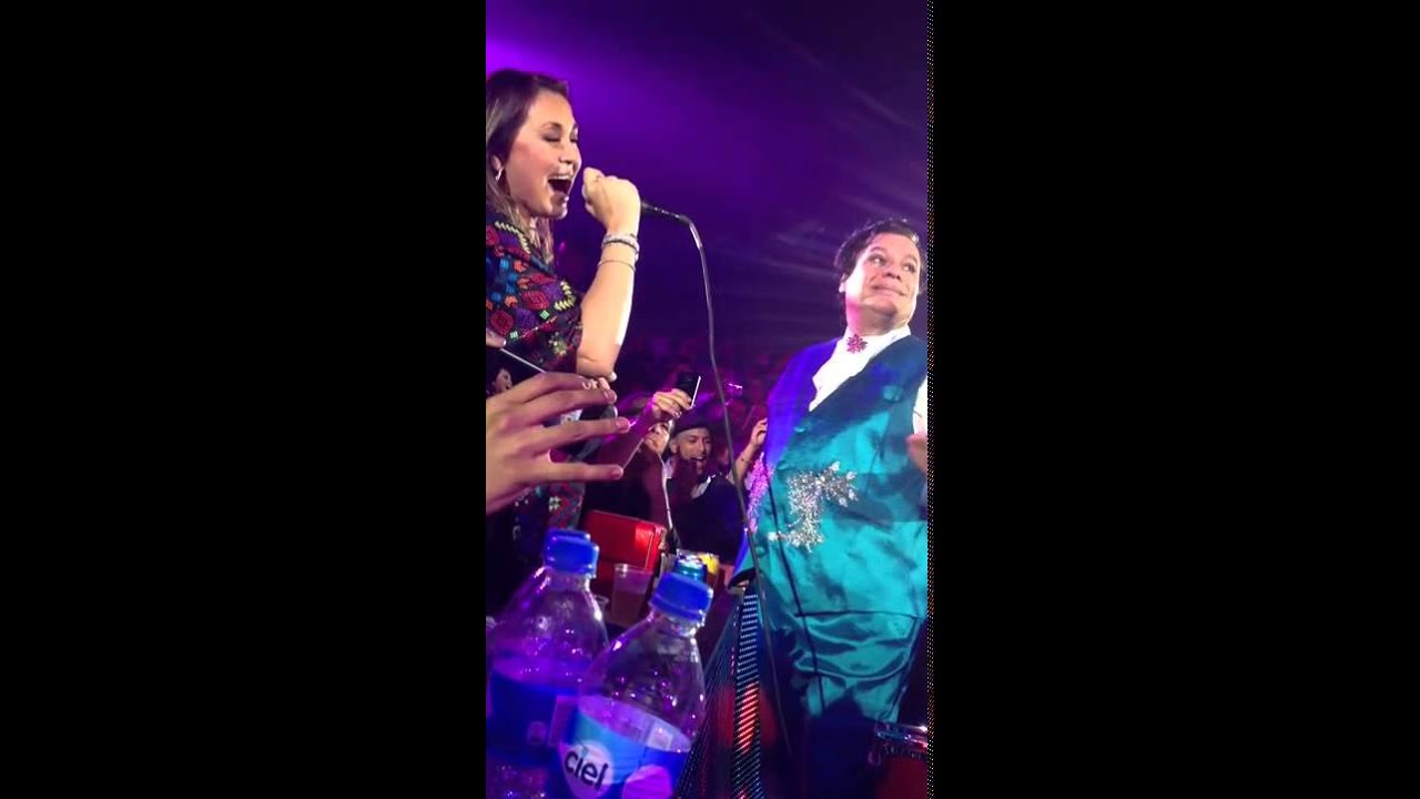 Aída Cuevas cantando a Juan Gabriel la diferencia / insensible