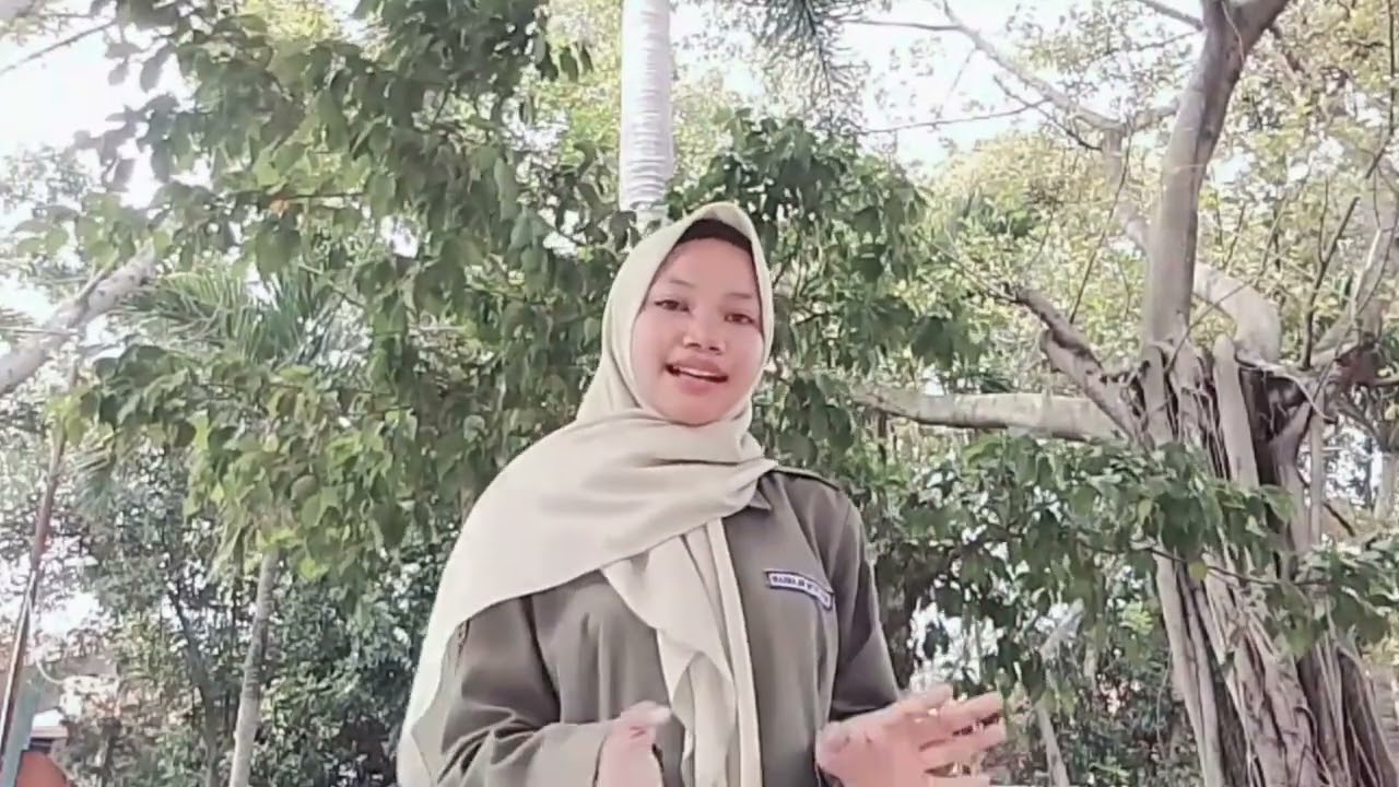 Nama : Novi Putri Nilam Sari  X. DPIB 2 (27)  , menyanyikan lagu rukun sama teman