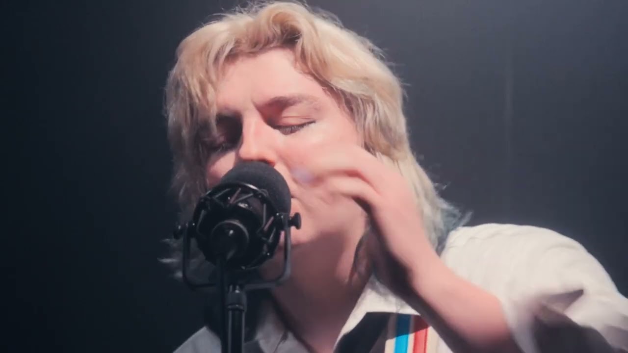 Vienna Vienna - Coolest Thing Alive (Live at PULSE Records)