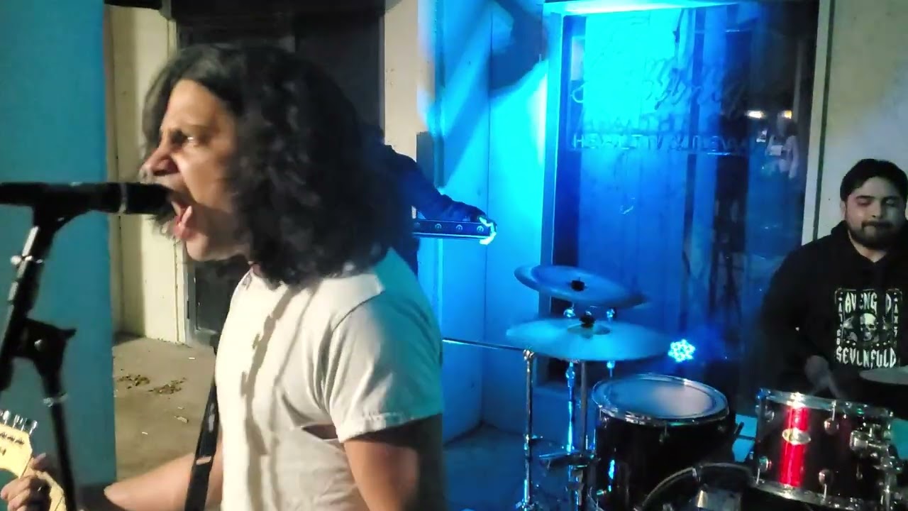 Robert James with The Unaccountable Freaks - Sick (Live at Quasars)