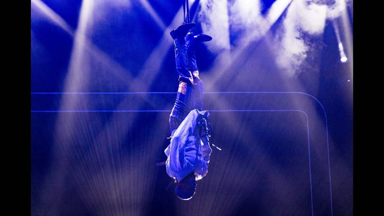 Li Lau - Suspended Straitjacket Escape - MAJIKA 2025