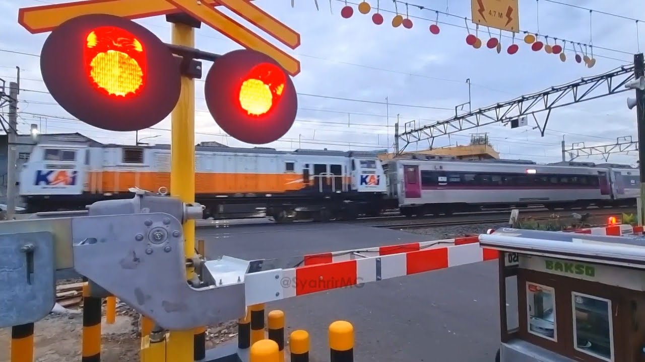 7 Perlintasan Kereta Api Random | Palang ALKMAAR Manual SIEMENS