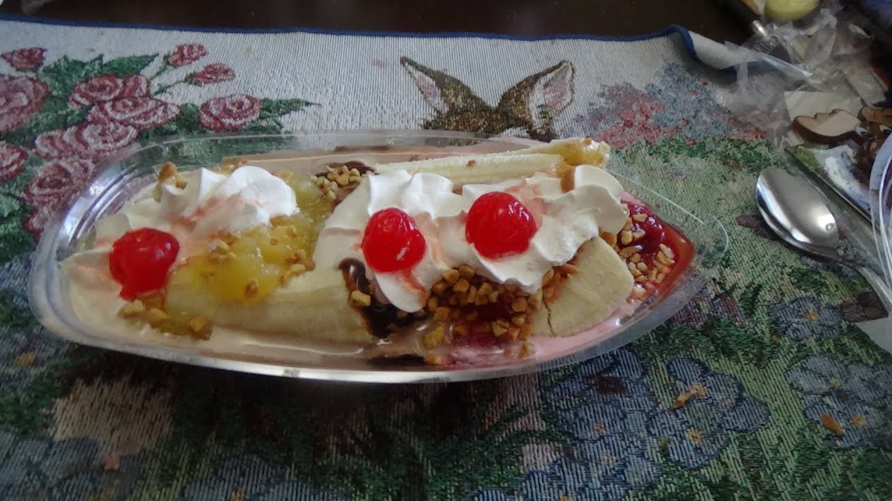 ASMR Eating Banana Split  (No Talking)