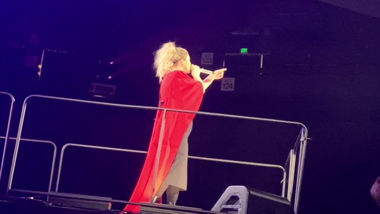 Kelly Clarkson, 