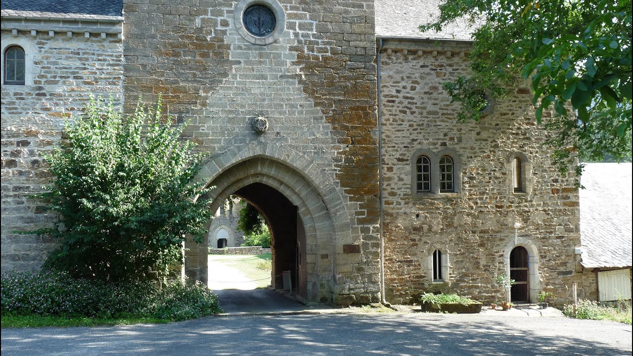 BONNECOMBE   AVEYRON   abbaye