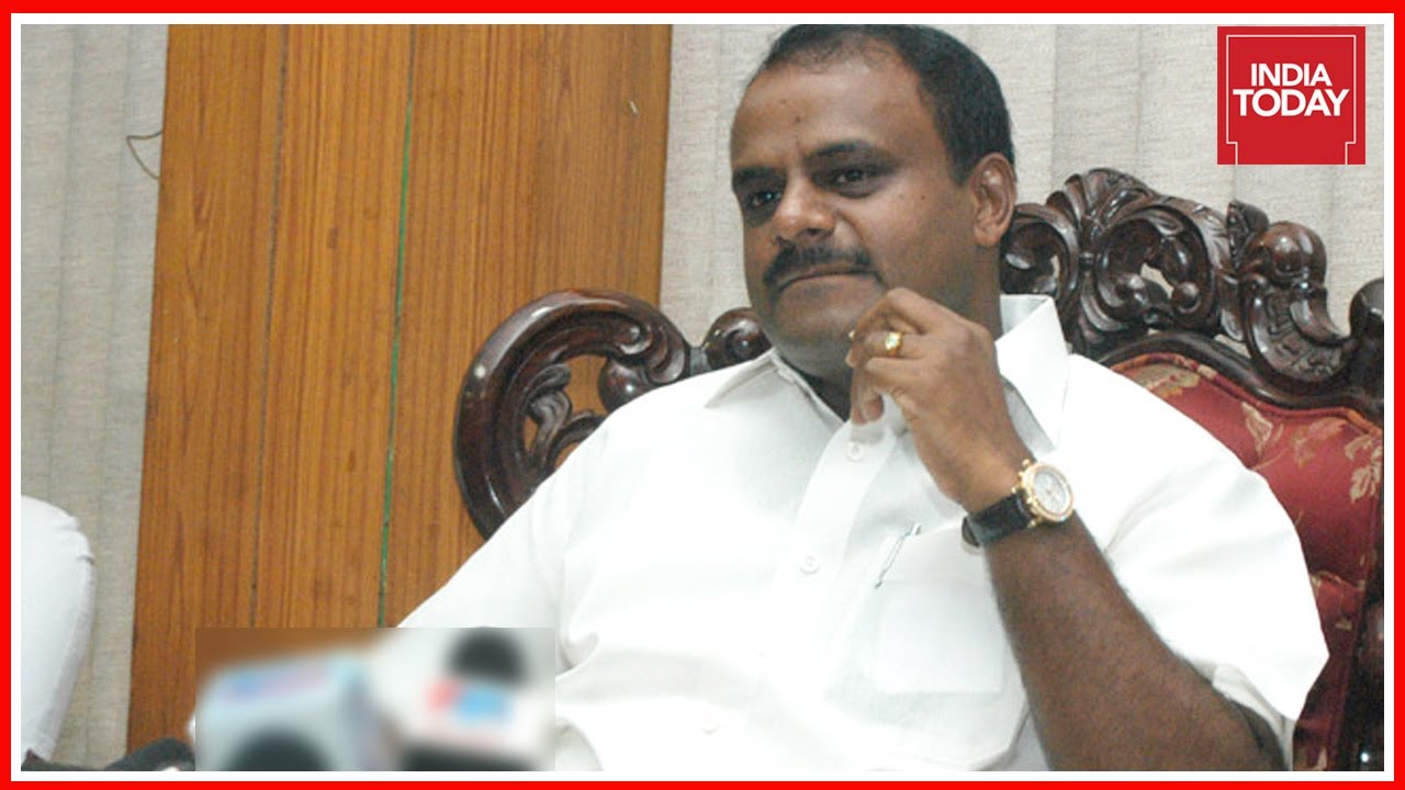 Complaint With IT Against Ex-K'taka CM Kumaraswamy For Money Laundering