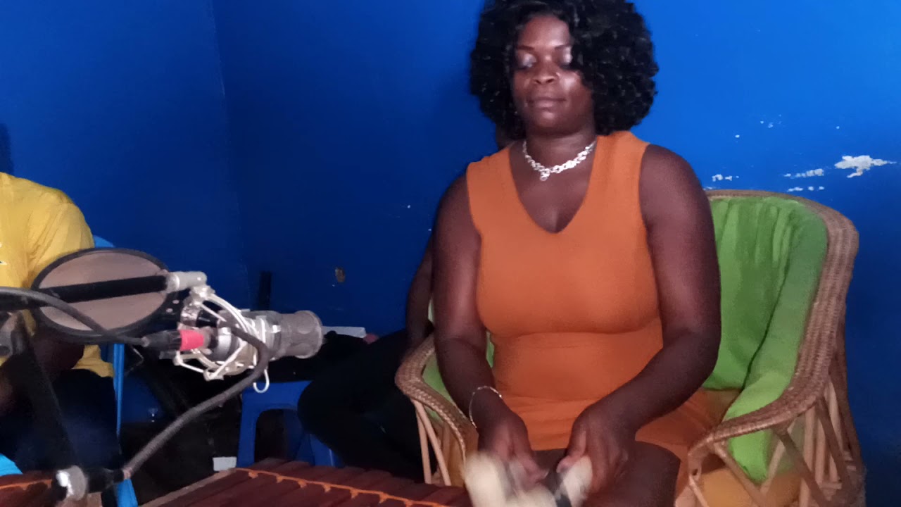 Stéphanie bat cœur et Akim kondor au studio FS - Balafon du Cameroun