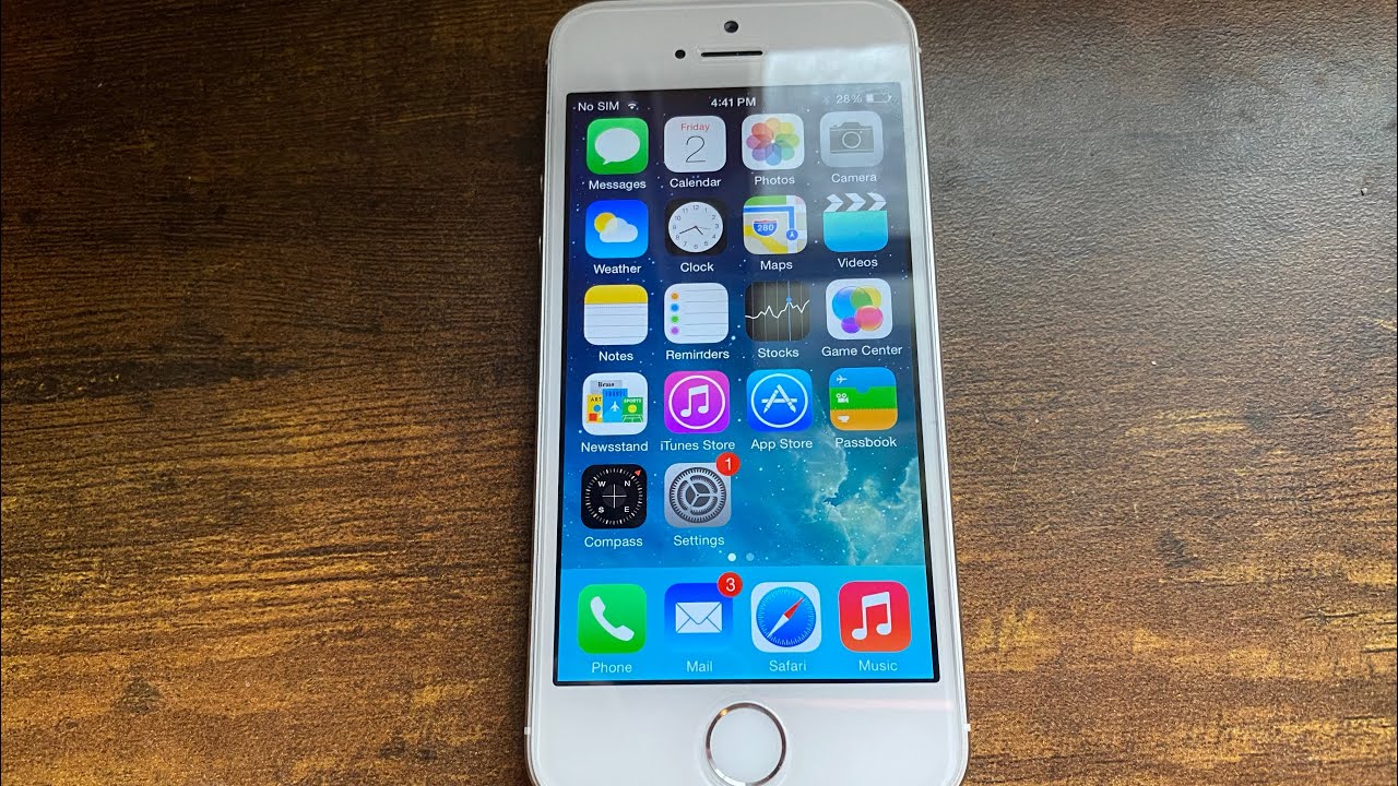 iOS 7 iPhone 5S Unboxing and Setup