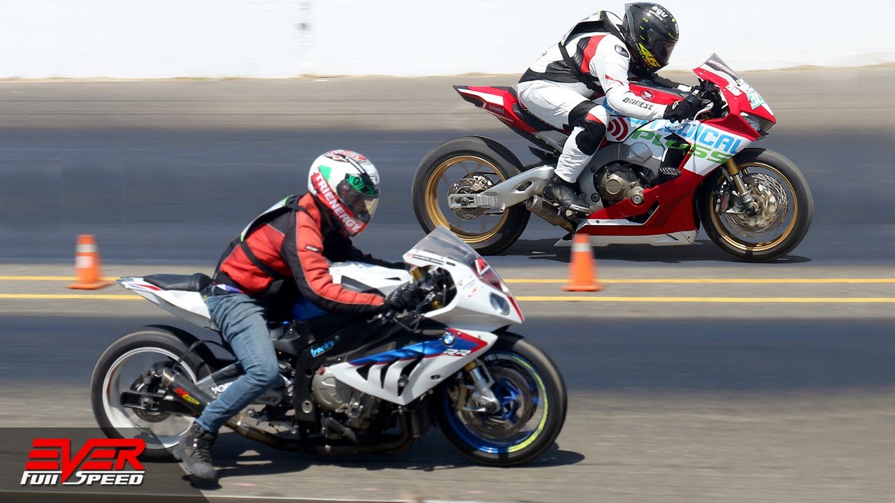 Honda CBR1000RR Fireblade vs BMW S1000RR 🚦 DRAG RACING 🏁 5 Carreras 🏍️🏍️