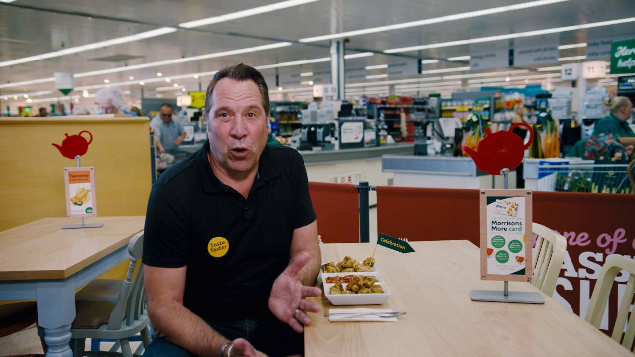David Seaman Tests Food Matched to Football Fan Emotions