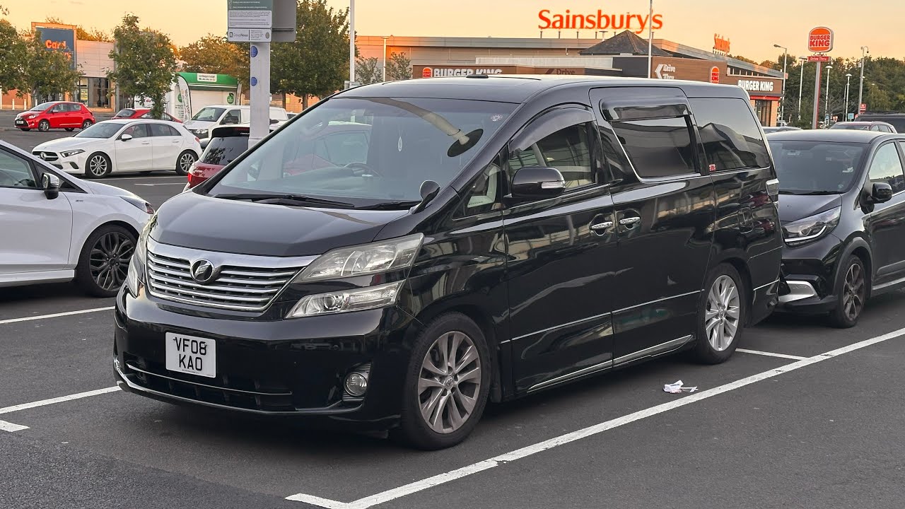 Buying Toyota Vellfire L class luxury.l. Series 20 interior view.