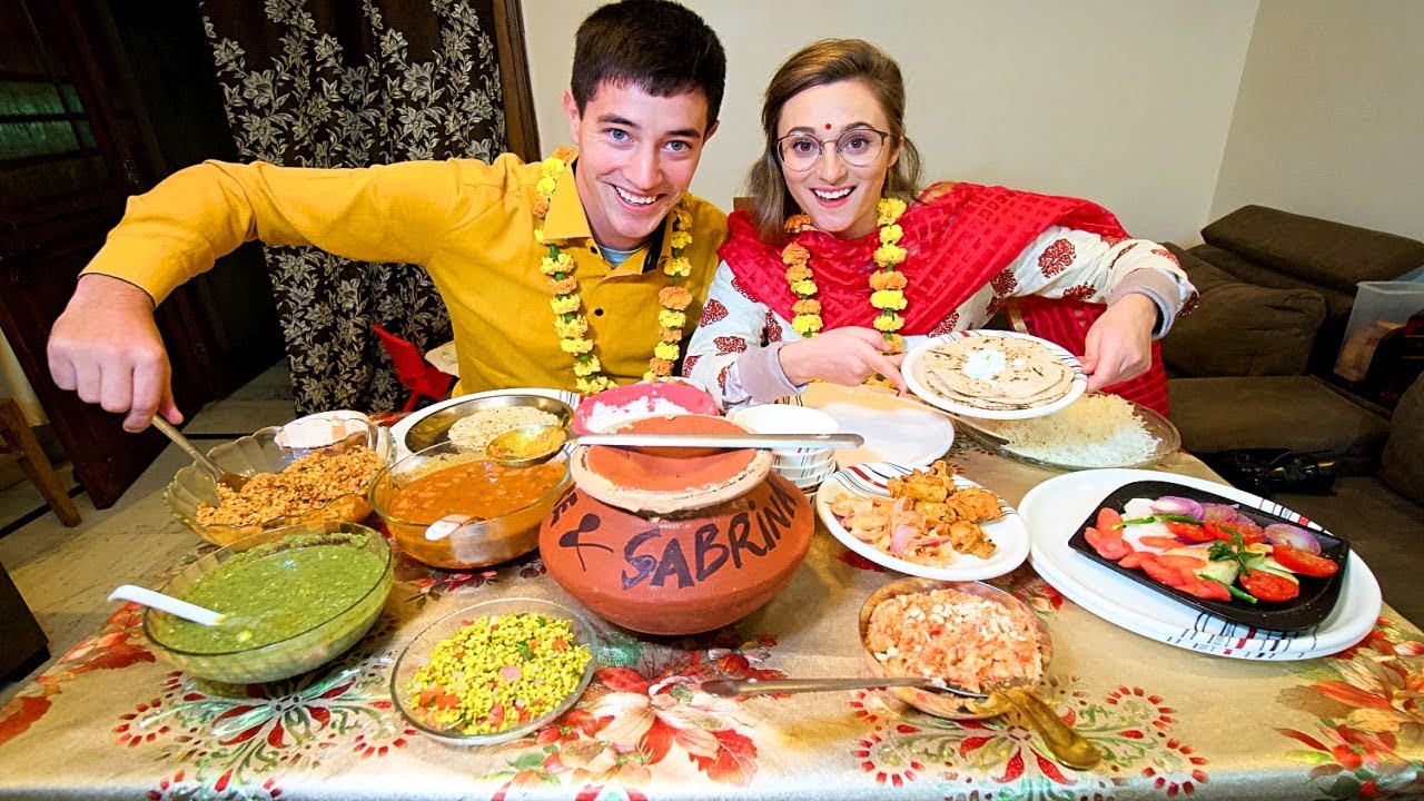 Home-Cooked Indian Food in Delhi, India!! MOM'S RAJMA + LOVELY Family Food in India!