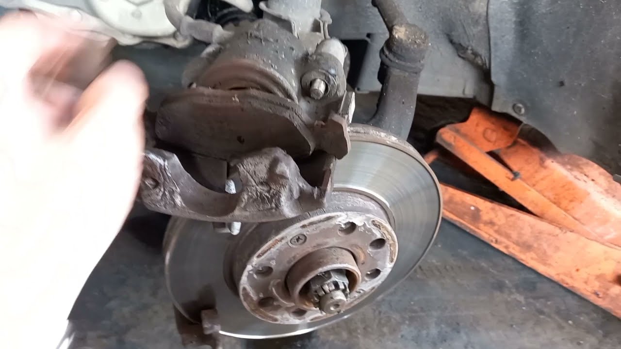 Como cambiar las pastillas de freno del chevrolet corsa