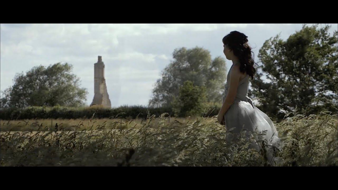 A Romantic Rustic Wedding at Abbey Farm, Lincolnshire
