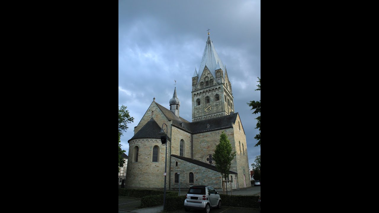 Erwitte, Pfarrkirche St. Laurentius - Plenum des Hauptgeläutes + Sologeläut der Familienglocke