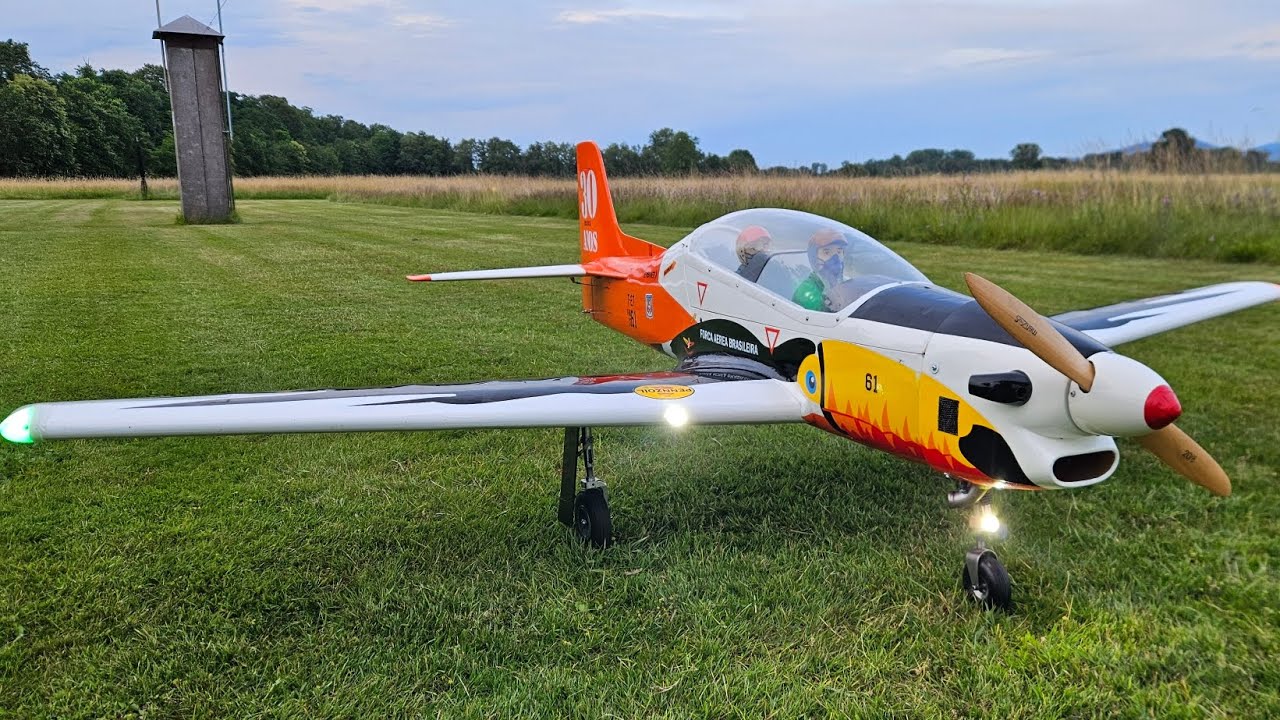 T-27 Tucano 2.1m Seagull Models 33 OS Gt Max.  3x landing at the end