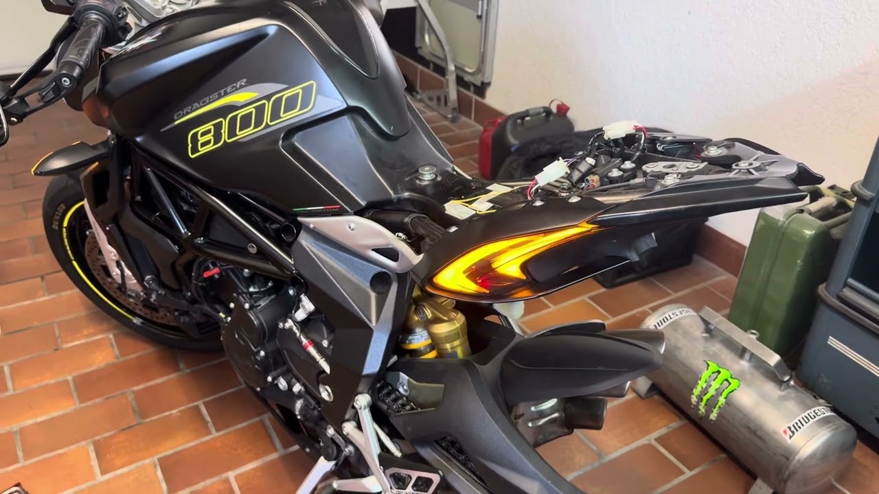 (Part 1) Mv Agusta Brutale 800 Dragster Rücklicht Blinker Umbau LED