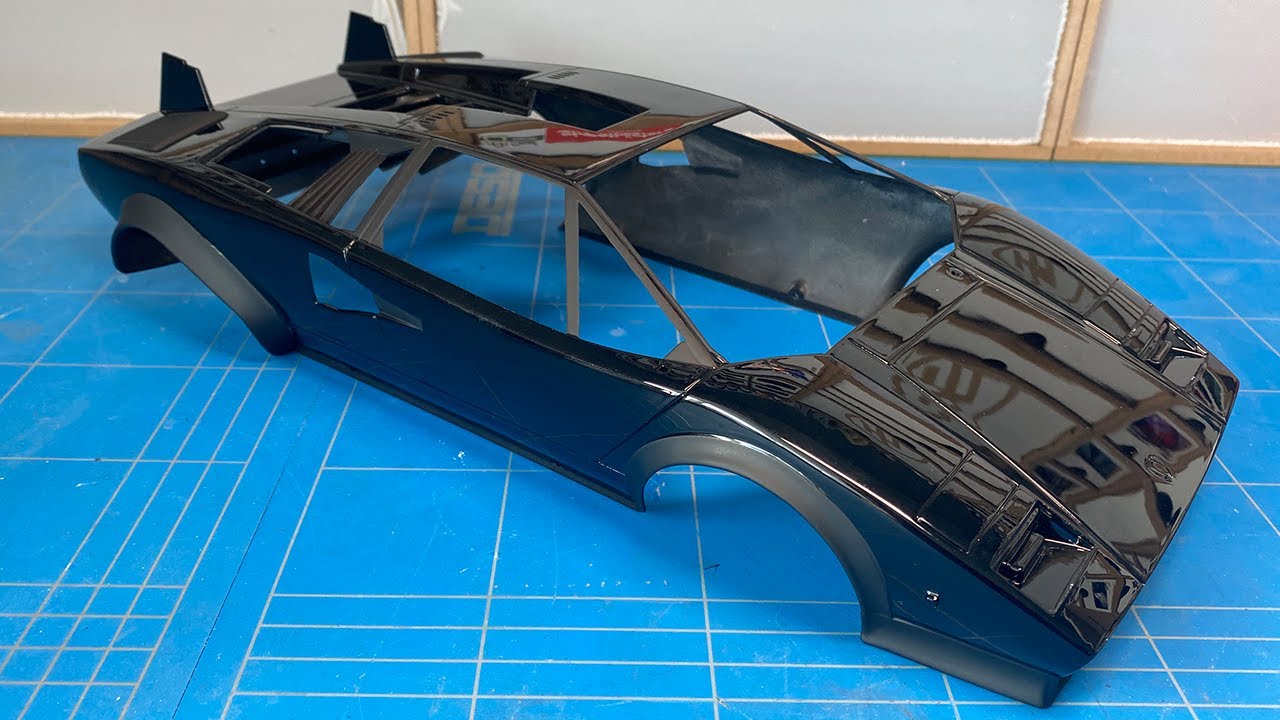 Painting a 1/12th scale Tamiya Lamborghini Countach RC Body