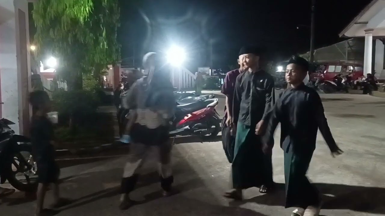 TARLING CIREBONAN SENI BUDAYA JAWA BARAT 