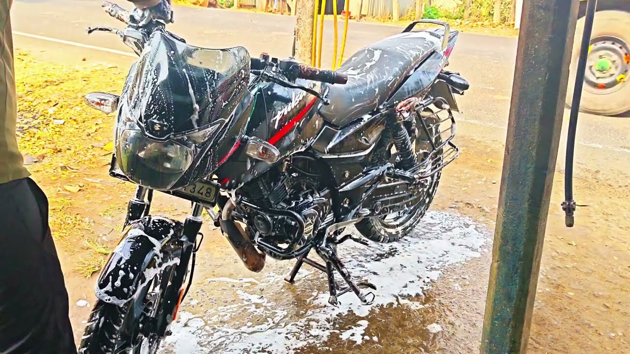 গ্রামের রাস্তায় বাইক ওয়াশ 🚿 | এত মাটি আগে দেখেননি | Bike Cleaning